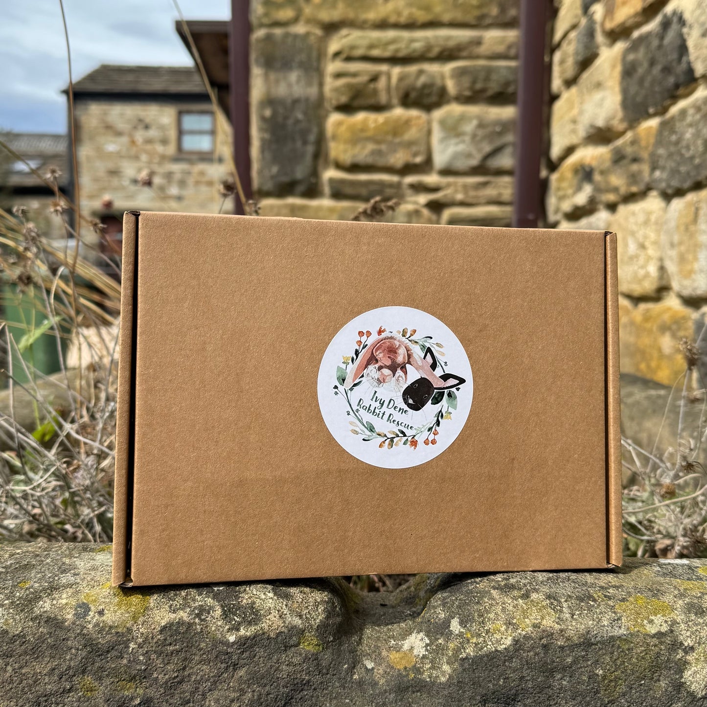 Small Post-able Surprise Forage Box